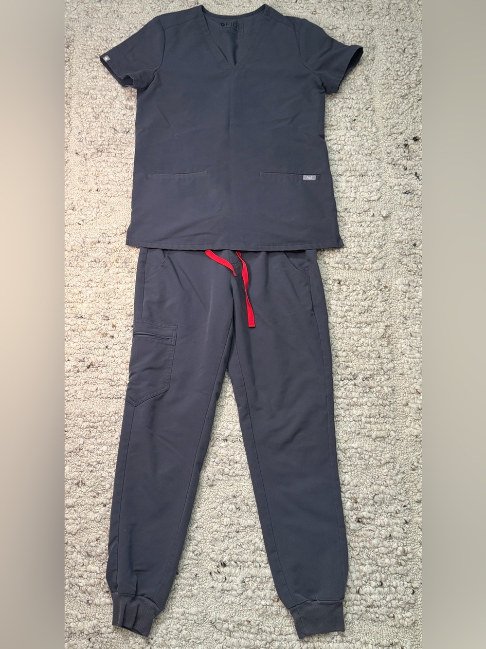FIGS Dark Gray Scrub Set with Red Drawstring
